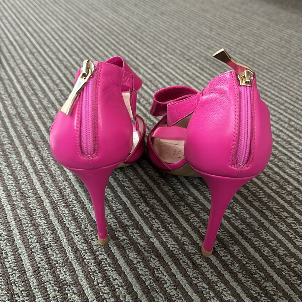 KATE SPADE IMELDA ZIP BACK FUCHSIA PINK BOW HEEL SIZE 9.5 - Picture 2 of 3